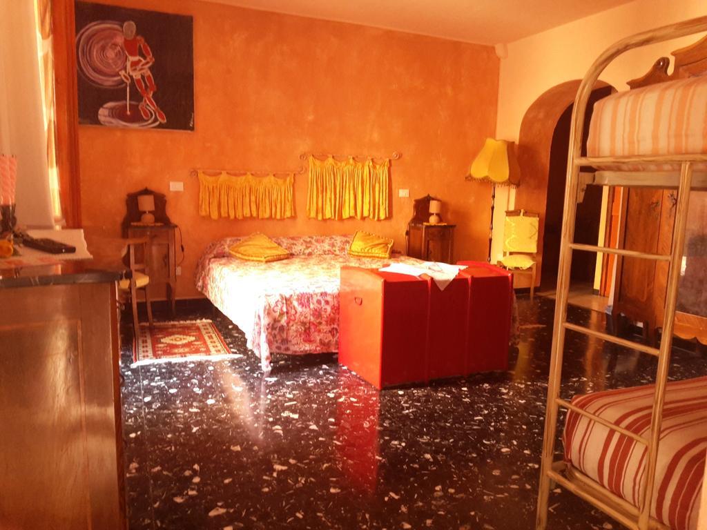 B&B Au Caruggiu Ceriale Ruang foto