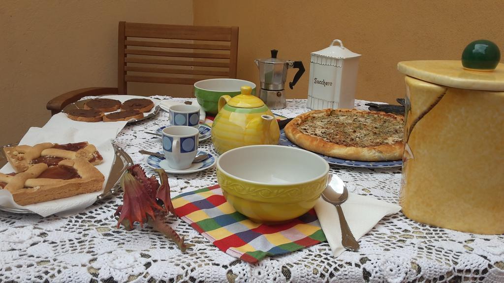 B&B Au Caruggiu Ceriale Bagian luar foto