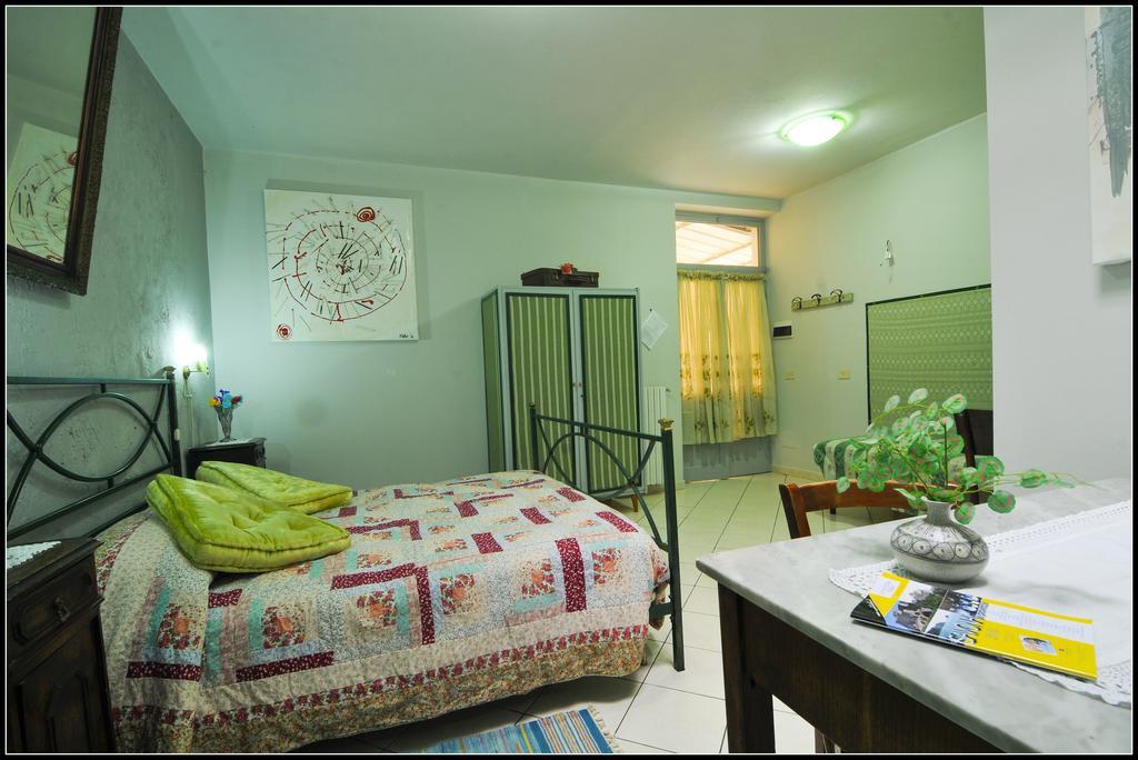 B&B Au Caruggiu Ceriale Ruang foto