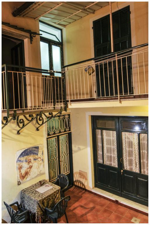 B&B Au Caruggiu Ceriale Bagian luar foto