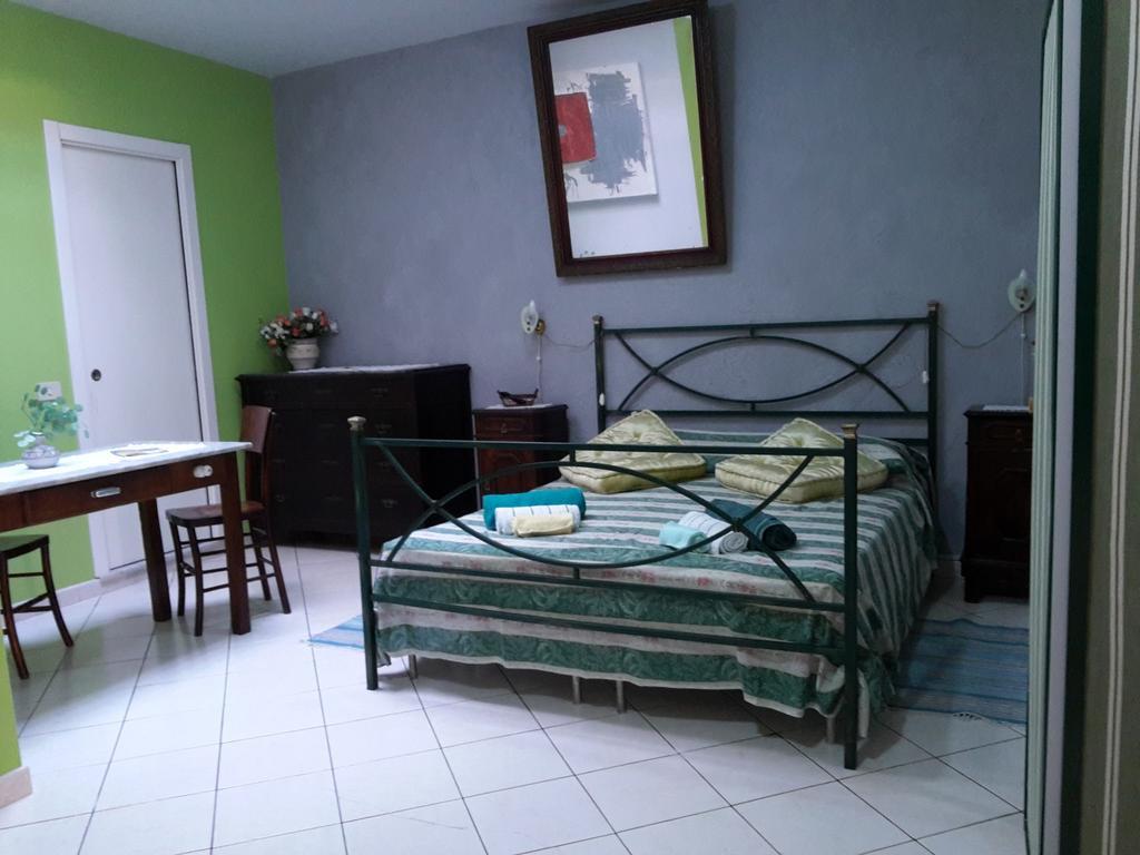 B&B Au Caruggiu Ceriale Bagian luar foto